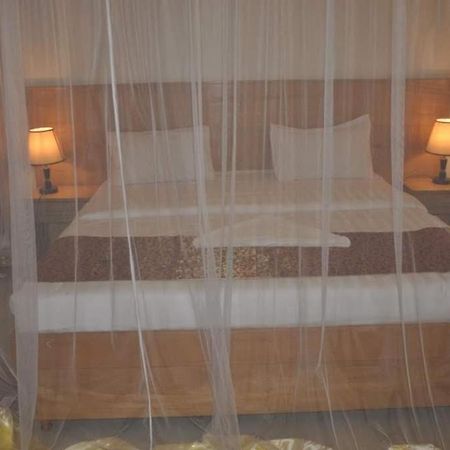 Hoima Eka Hotel Екстериор снимка