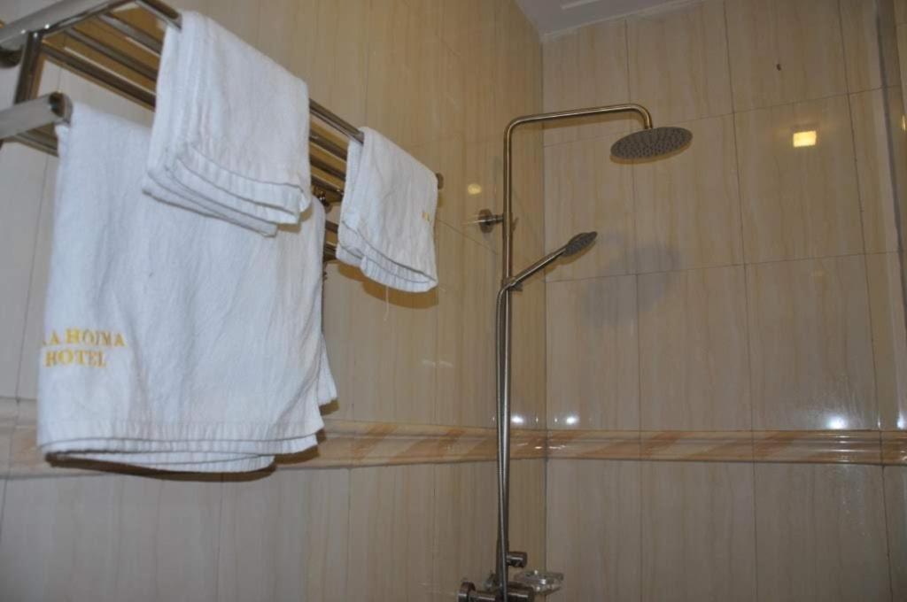 Hoima Eka Hotel Екстериор снимка